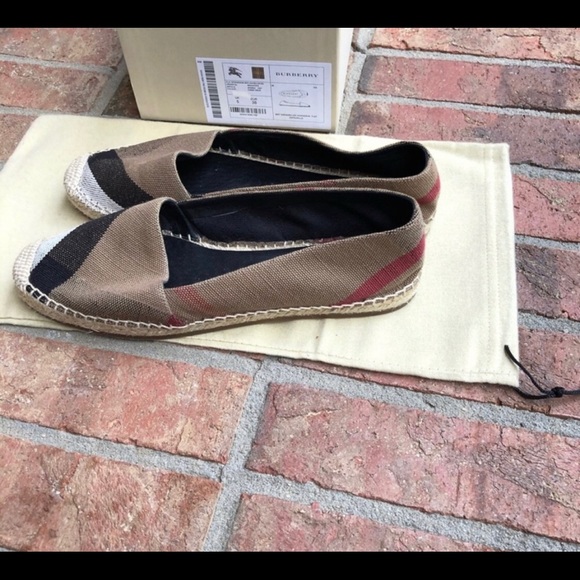 COPY - Burberry Ladies espadrille in like new condition.🍀PRICE FIRM🍀🍀m - Picture 2 of 16